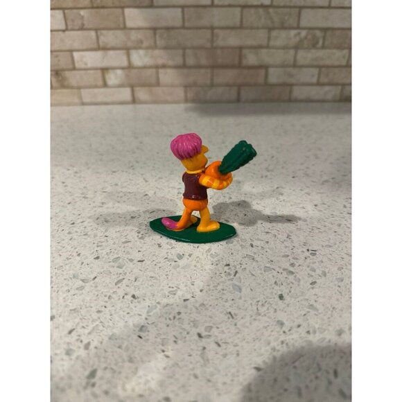 Fraggle Rock GOBO 1988 2.5" PVC Figure Holding Carrot Vintage - Jim Henson - Picture 2 of 2